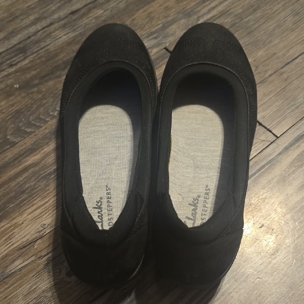 Clarks Womens Classic Black Slip-On Flats Cloudsteppers Size 6M